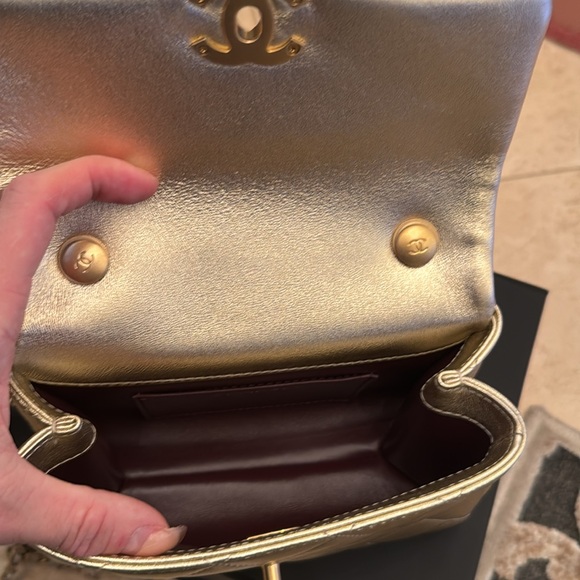 NWT CHANEL MINI QUILTED LAMBSKIN FLAP BAG WITH PEARL TOP HANDLE.  ALSO CROSSBODY - Picture 7 of 9